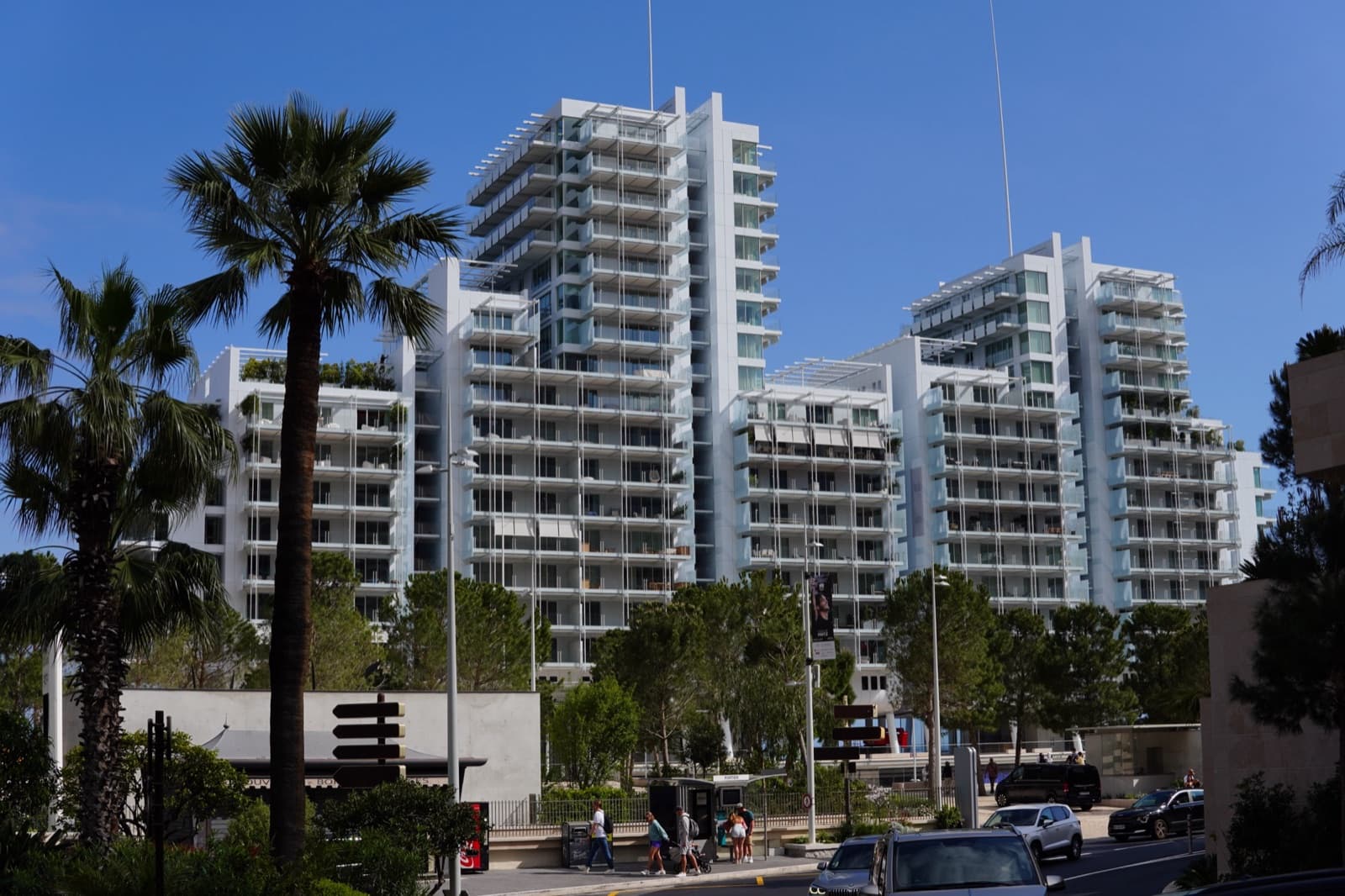 Le Renzo building at Le Portier, Monaco — the landmark apartment building designed by Renzo Piano Building Workshop with cascading terraces