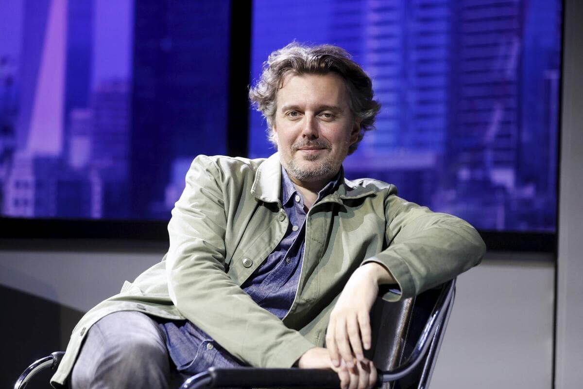 Belgian comedian Alex Vizorek returns to Méridien Beach Plaza for May performance